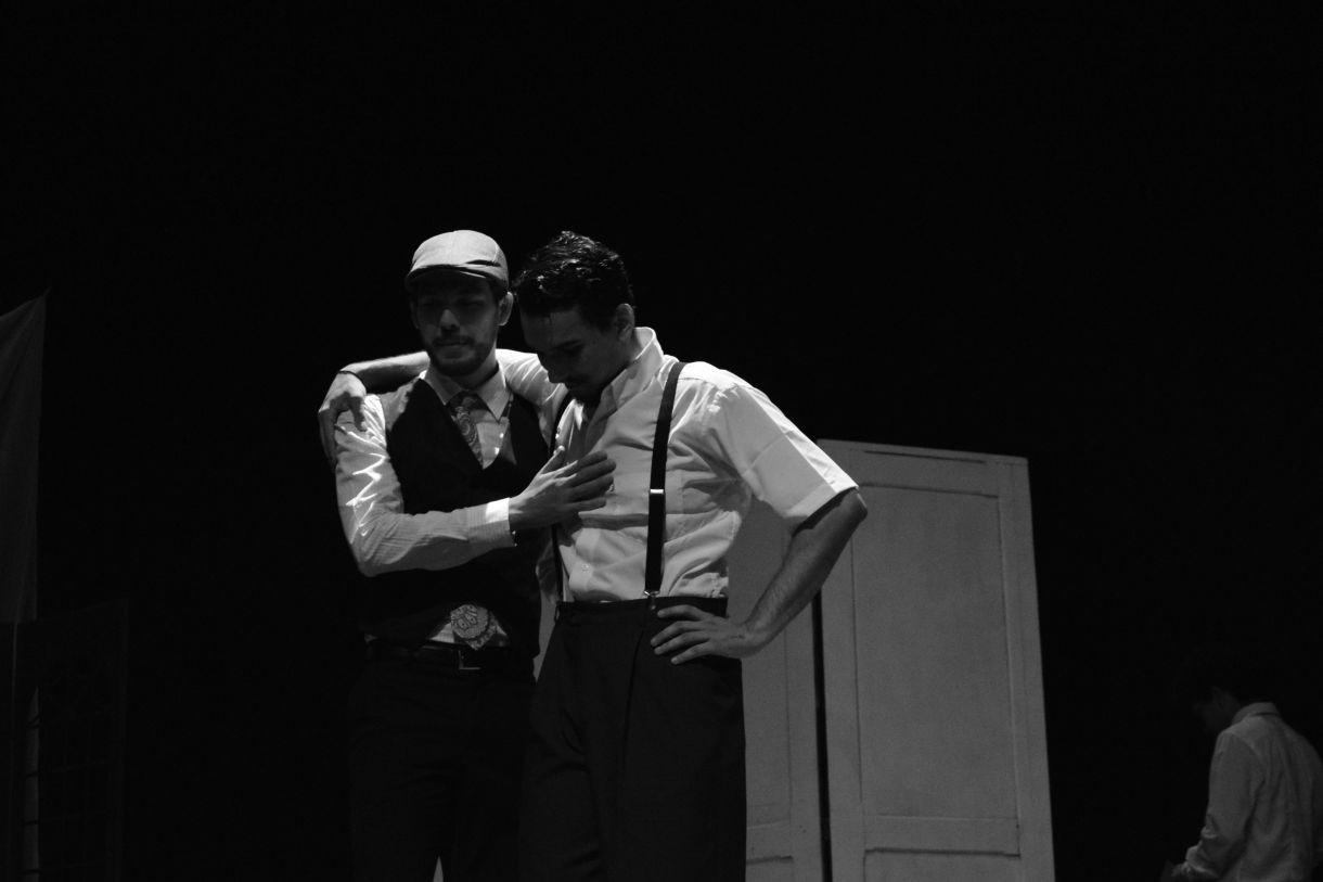Peça teatral é encenada pelo grupo Cobogó das Artes