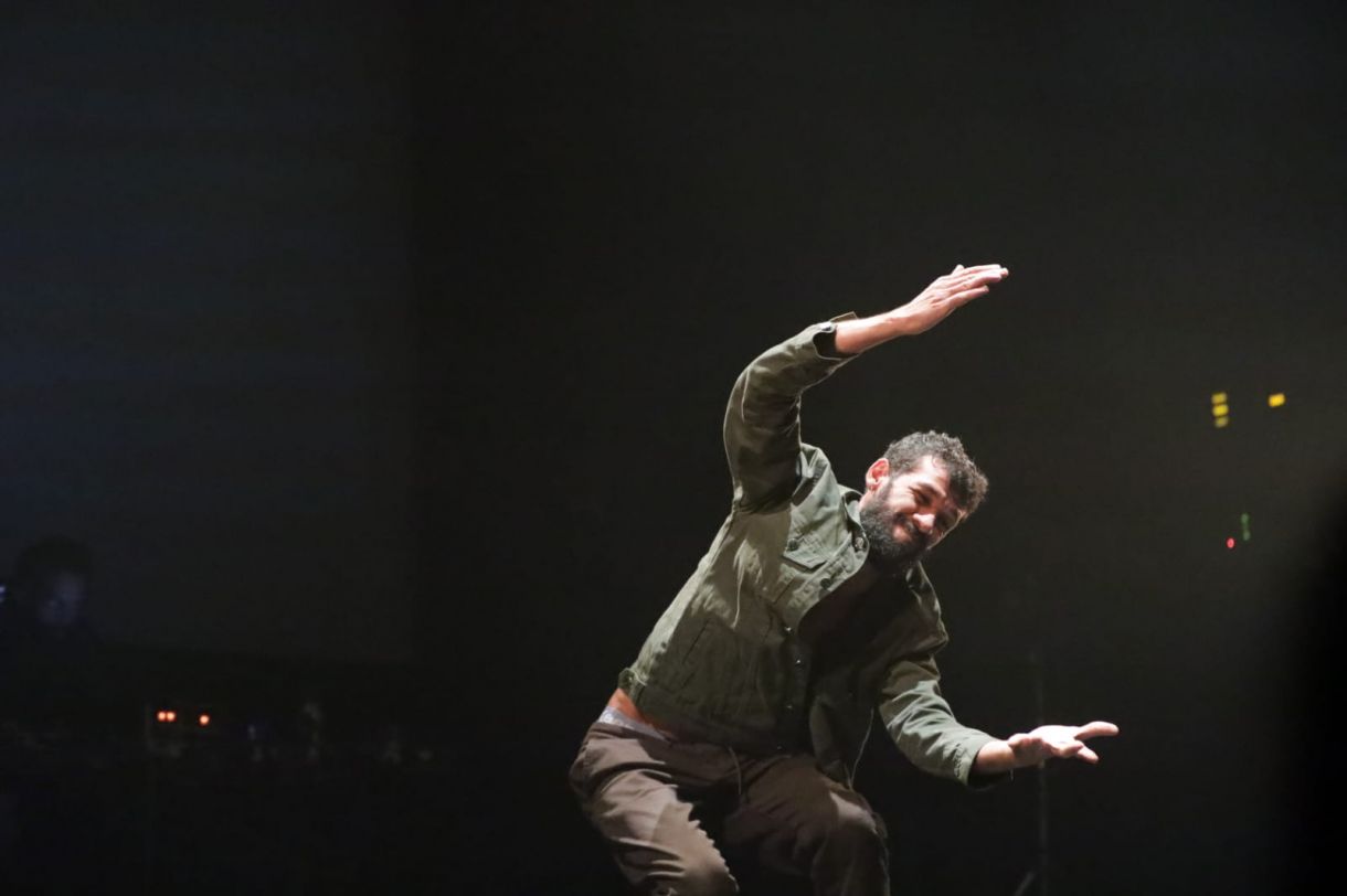 Espetáculo explicita o processo de construção teatral