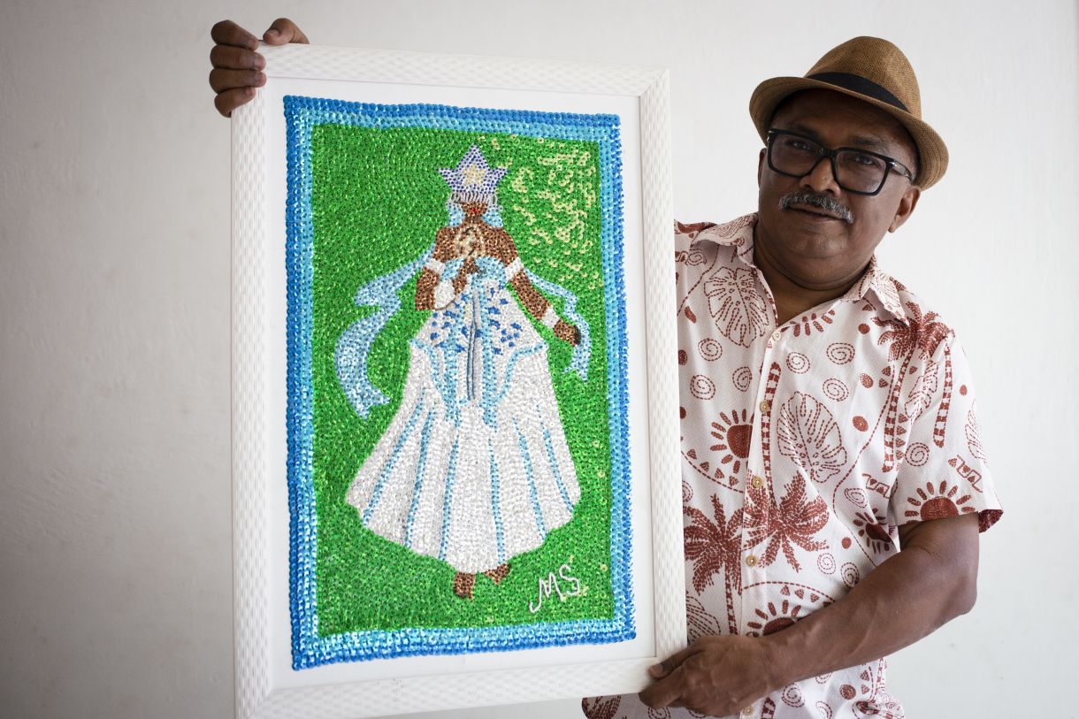 Manoelzinho Salustiano transforma em arte bordados em lantejoula
