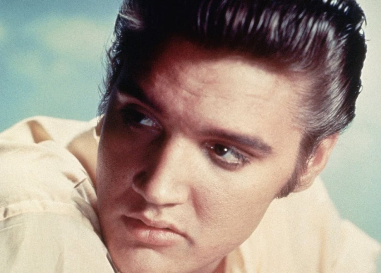 Elvis ficou famoso por sua ousadia e por ter difundido a música afro-americana
