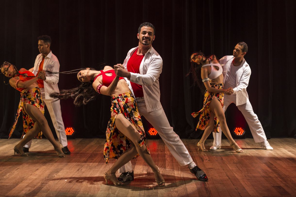 Atividade mostra como elementos da cultura afro-brasileira podem enriquecer a dança de salão