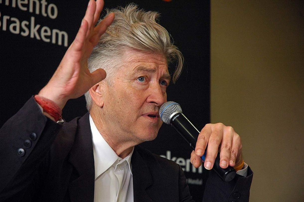 Lynch nos deixa com seus sonhos tão lúdicos quanto terríveis e absurdos