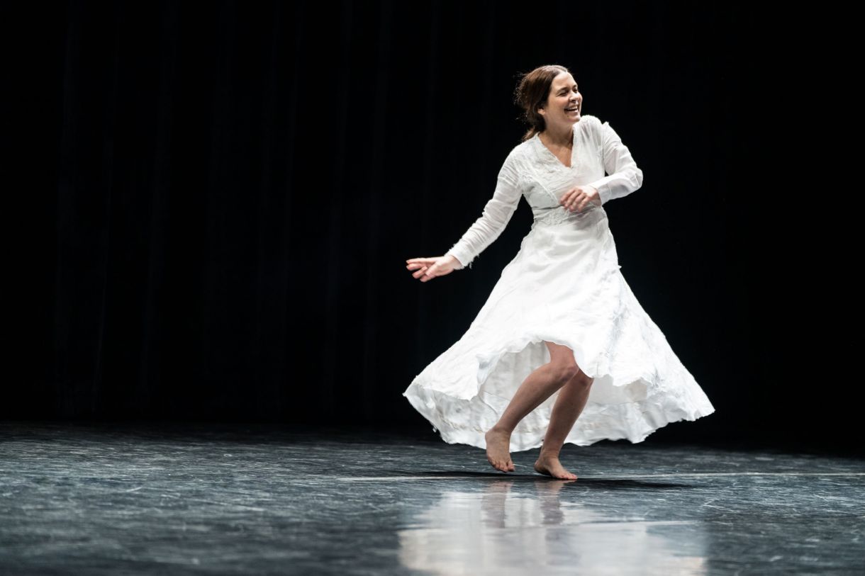 Atriz estreia como autora teatral em monólogo resultando de pesquisa de cinco anos sobre vida e obra da escritora inglesa
