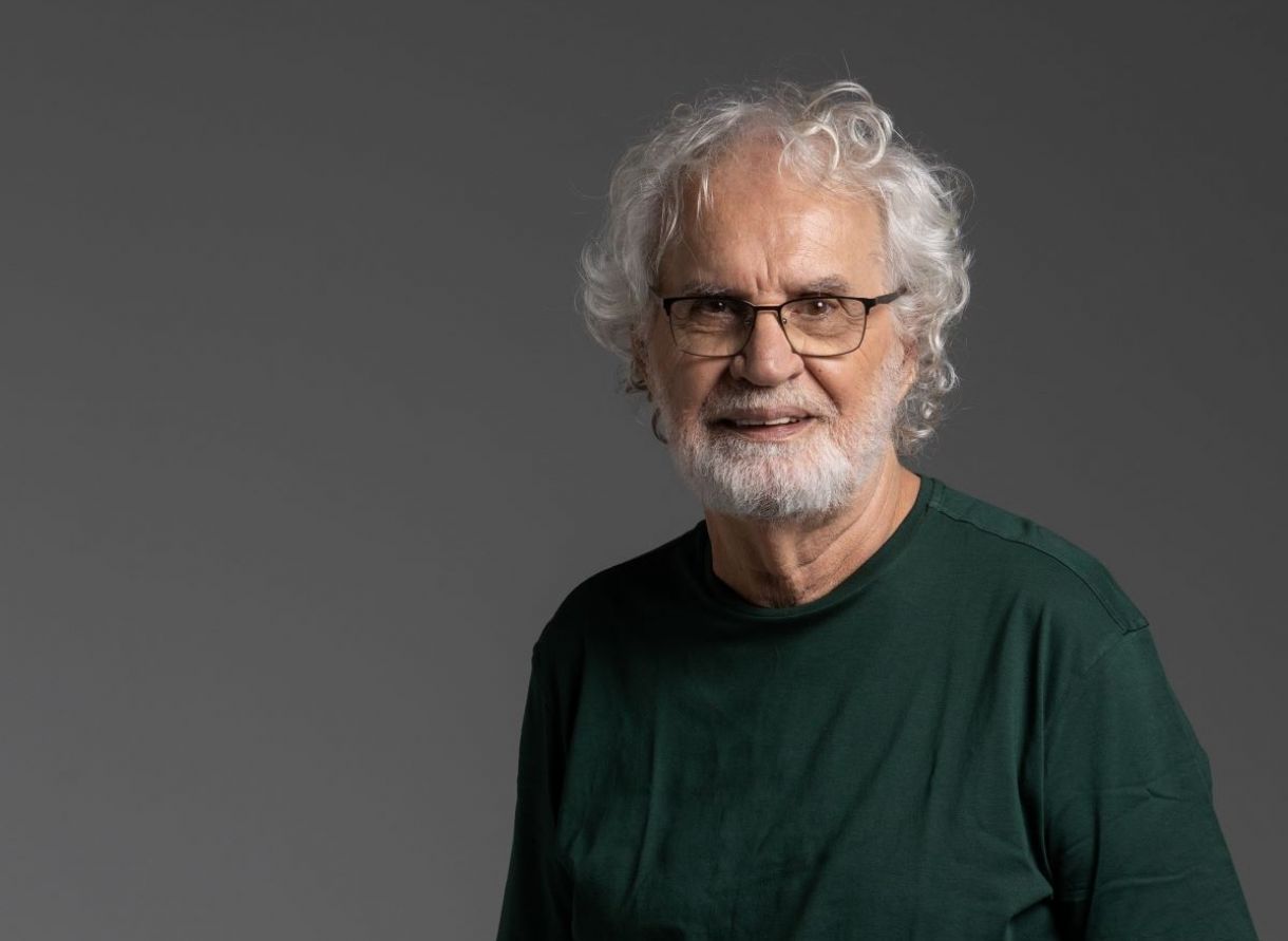 Renato Teixeira celebra 80 anos com show no Recife