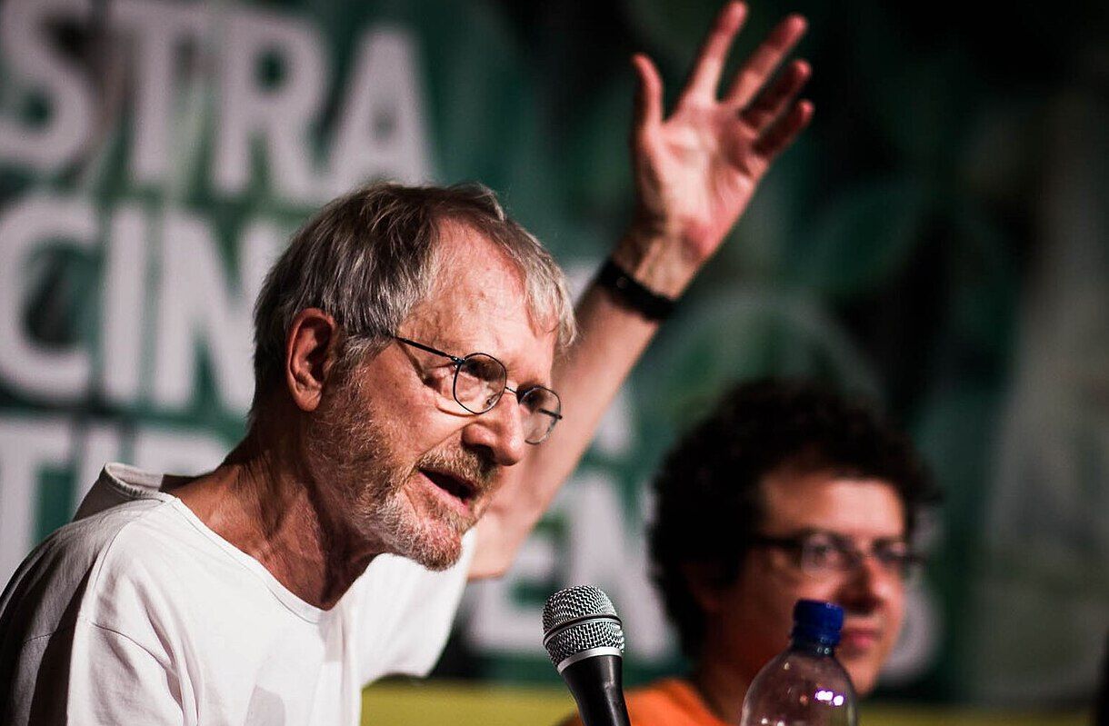 O teórico de cinema, crítico cinematográfico, cineasta e escritor brasileiro Jean-Claude Bernardet participa da Mostra de Cinema de Tiradentes (MG), em janeiro de 2013