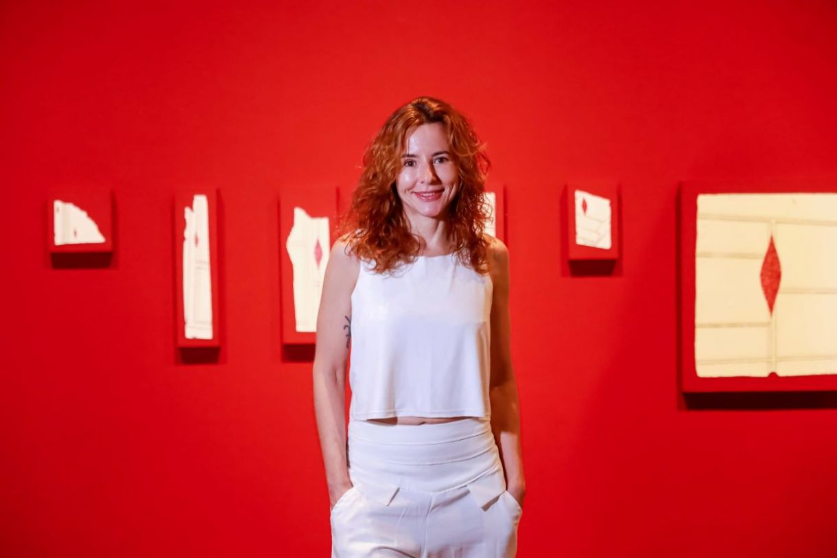 Juliana Notari, autora da obra 
