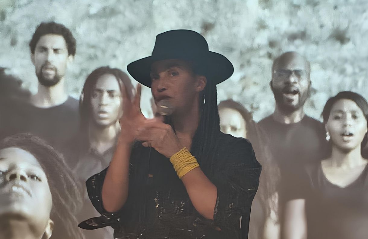 Artista multidisciplinar portuguesa fala da importância do Brasil para sua obra 