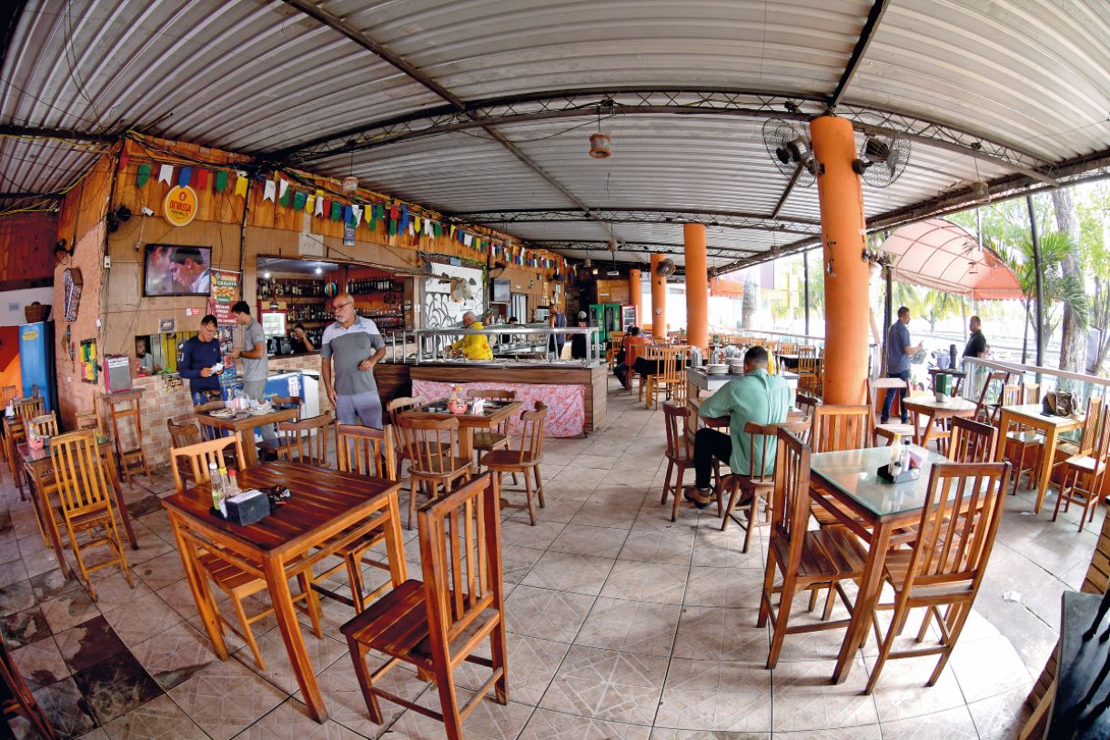 Varanda do Engenho oferece pratos como farofa de tanajura, rã e coelho grelhados