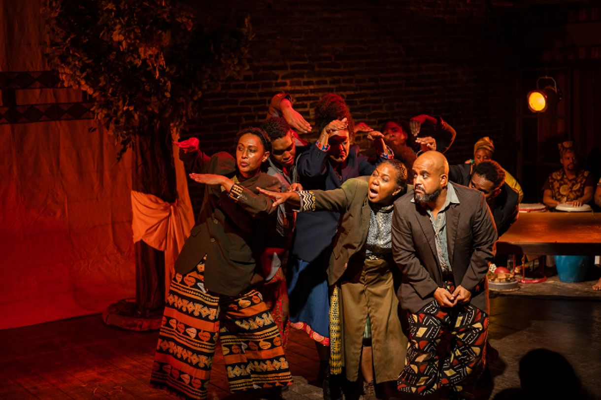 Elenco da peça O Irôko, a Pedra e o Sol existe desde 2022