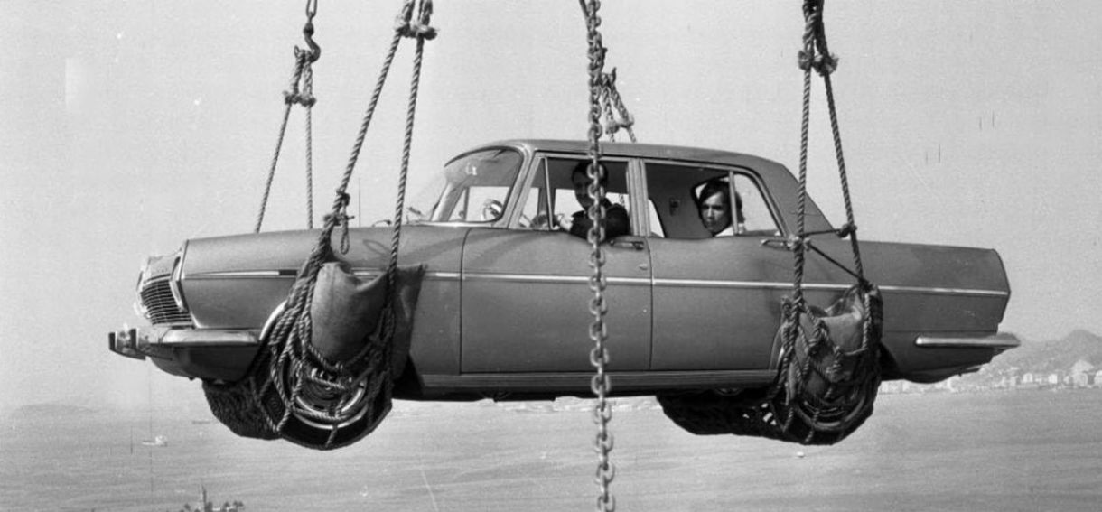  às 16h30, será exibido Roberto Carlos em Ritmo de Aventura.