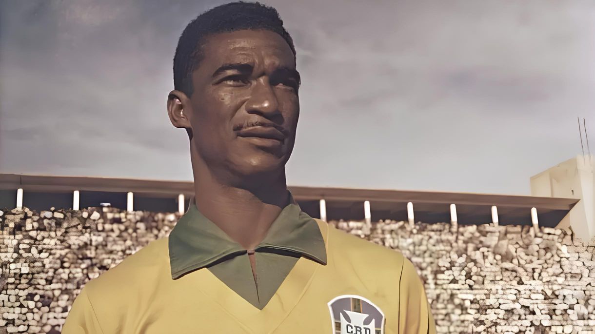 Didi (Waldir Pereira) atuou como meio-campista da Seleção Brasileira de Futebol entre 1952 e 1962