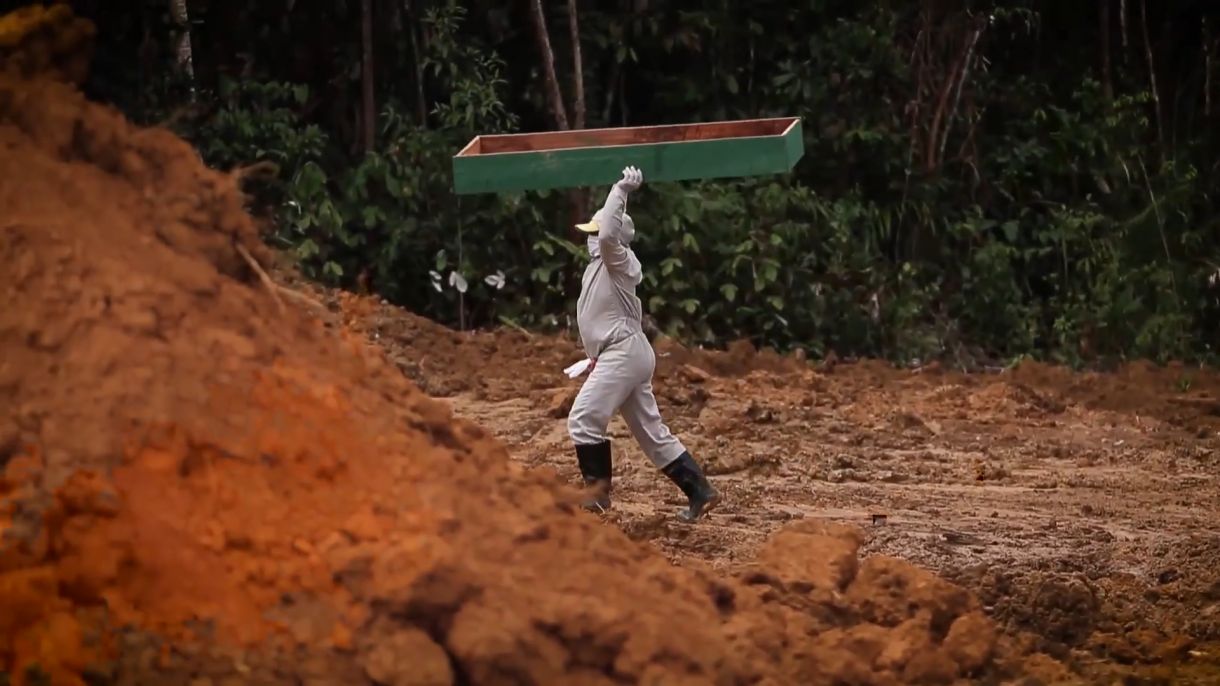 Filme explora como o discurso oficial produziu uma confusão deliberada 