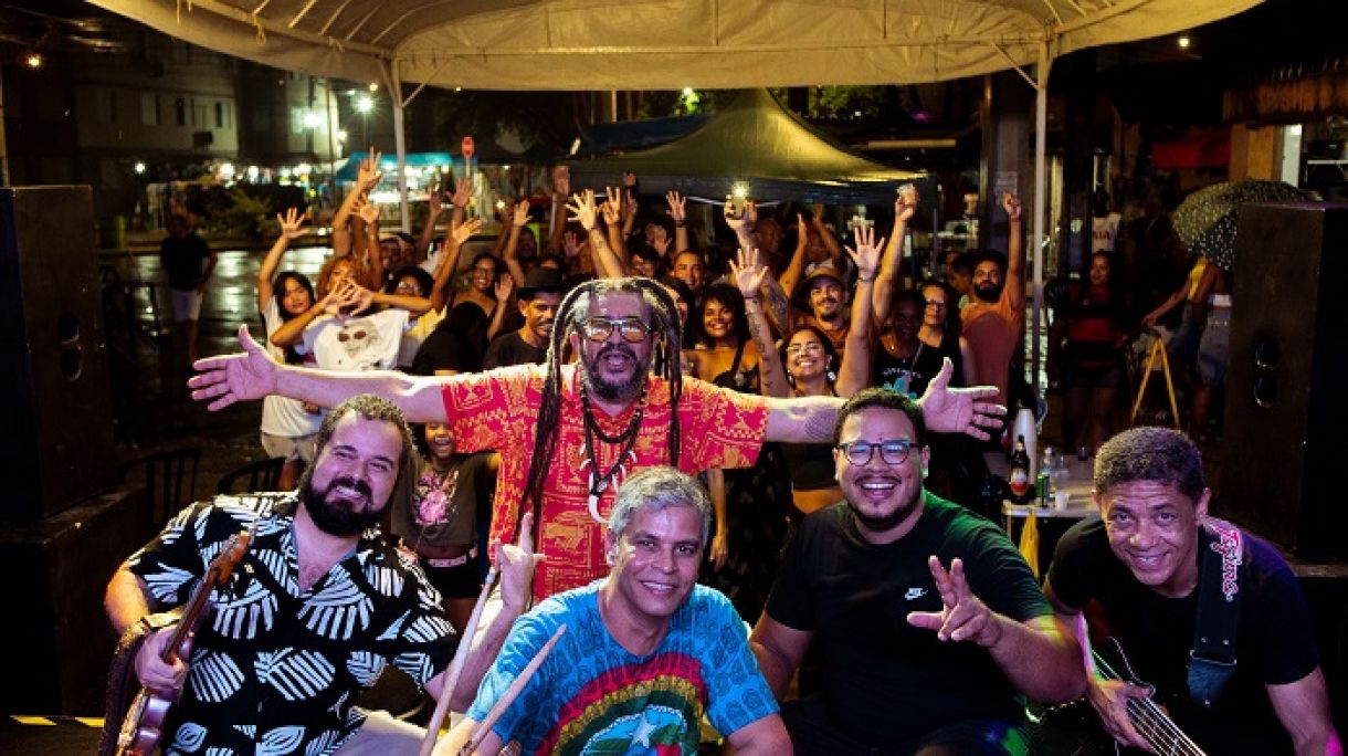 A apresentação do grupo Mestre Lua & Marafuzê, do Recife, é tradição no Encontro de Coco Mané João do Pina