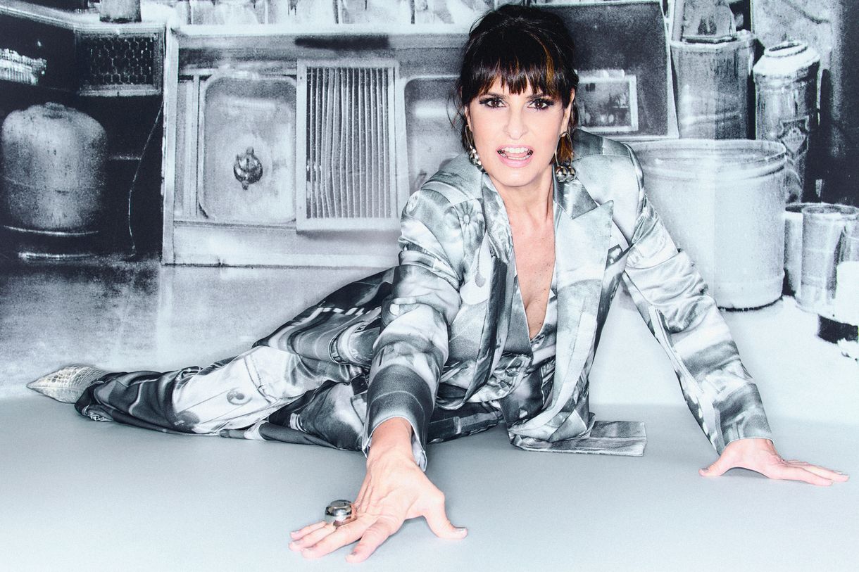 Fernanda Abreu comemora os 30 anos de lançamento do álbum de funk 
