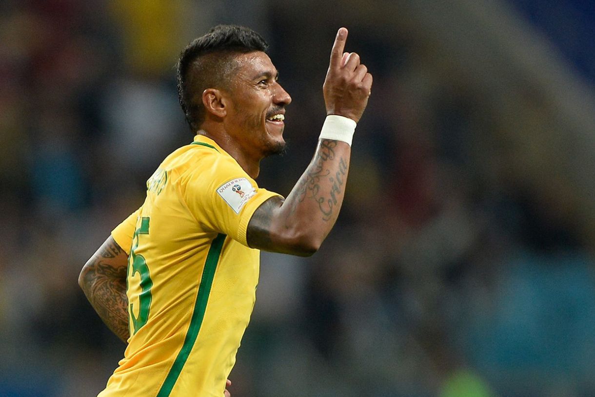 Paulinho é volante da seleção brasileira que joga na Rússia