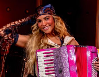 Lucy Alves: mulher-orquestra
