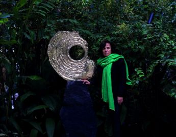 O espetáculo da natureza na arte cristalina de Denise Milan