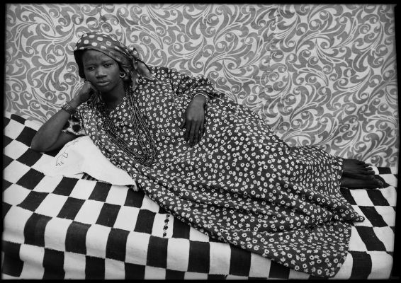 Sem título. Bamako, Mali, 1948-1962. Seydou Keïta/CAAC - The Pigozzi Collection, Genebra/Divulgação