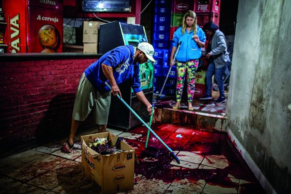 Chacina de Osasco em 2015. Foto: Avener Prado. 'Terra em transe', Fortaleza, Dragão do Mar