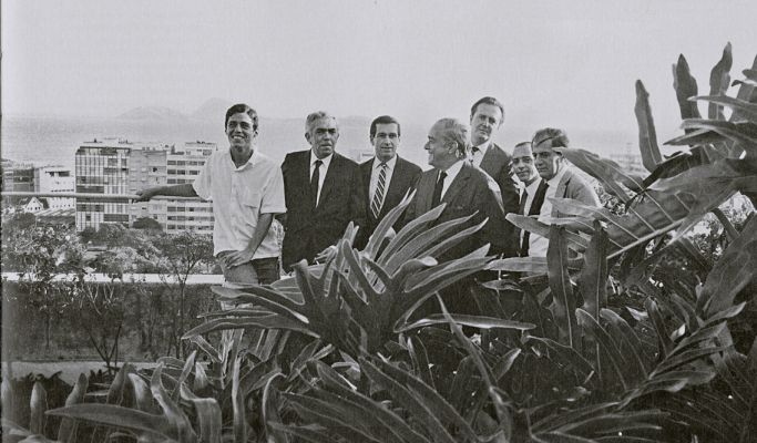 Em 1967, com os escritores Rubem Braga, Fernando Sabino, Vinicius de Moraes, Sérgio Porto, José Carlos Oliveira e Paulo Mendes Campos. Foto: Agência Literária e Paulo Garcez/Reprodução