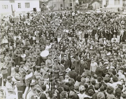 Em 1966, aos 22 anos, Chico vira fenômeno nacional, recebendo homenagens em várias cidades, como Curitiba. Foto: Acervo Chico Buarque