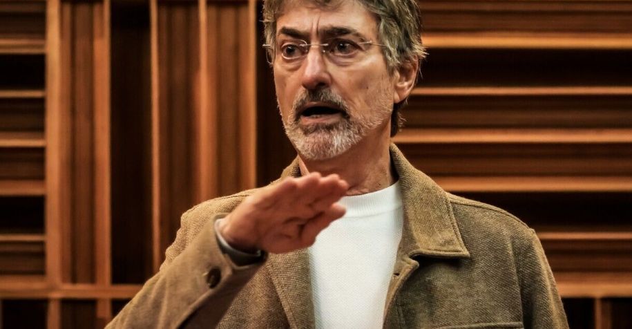 Múcio Callou atualiza a tragédia de Medeia em três movimentos